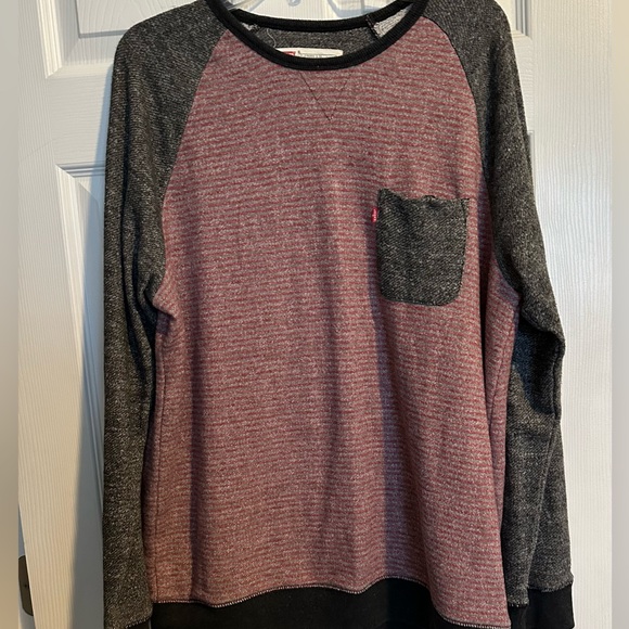 Levi’s long sleeve top size XL men’s gray with red stripes - Picture 1 of 5